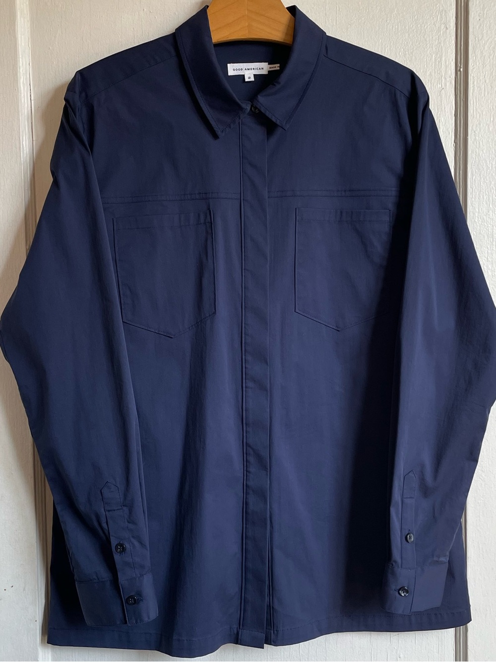 Good American Blue Rinse Split Back Shirt Size 2 Button Front Utility Blouse